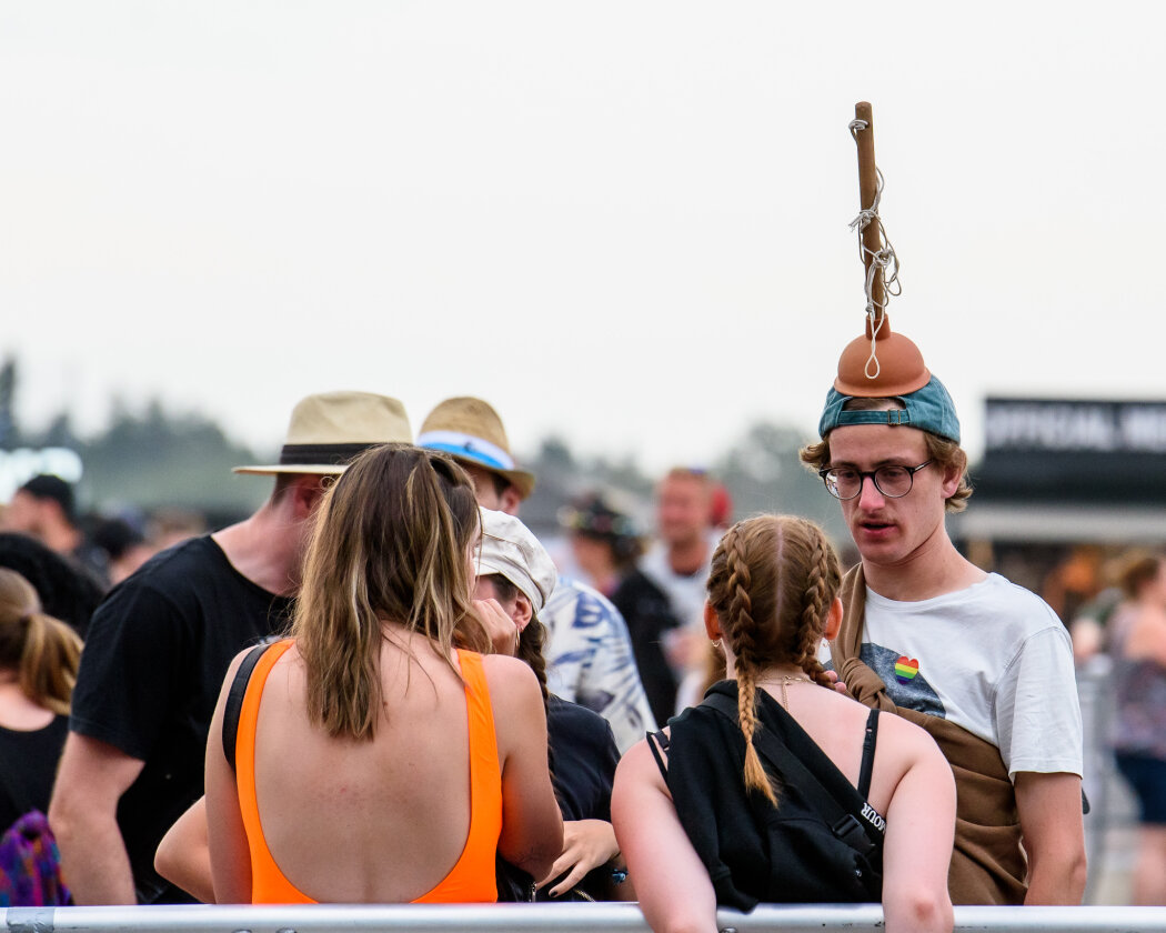 Perfektes Wetter und lädierte Menschen: Madsen, Materia und Muse drehen am Sonntag noch mal auf. – Pömpel.