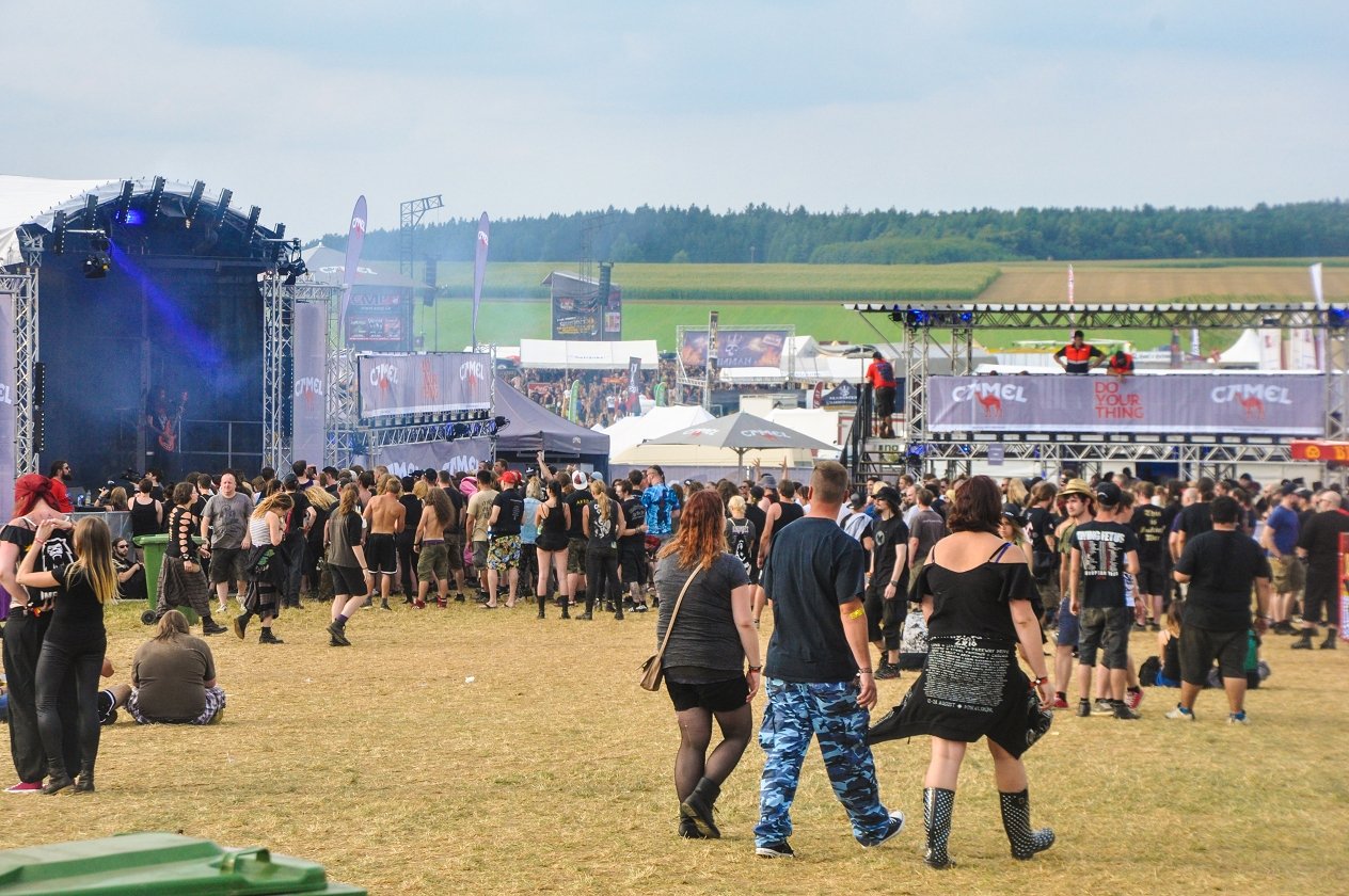 Tage voller Schweiß und Metal in Dinkelsbühl! – Infield.