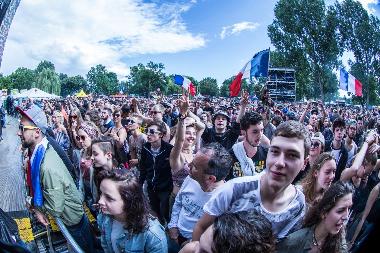 Rot-Gelb-Grün auf der kleinen Insel im Fühlinger See: Raps und Riddims! – Summerjam-People.