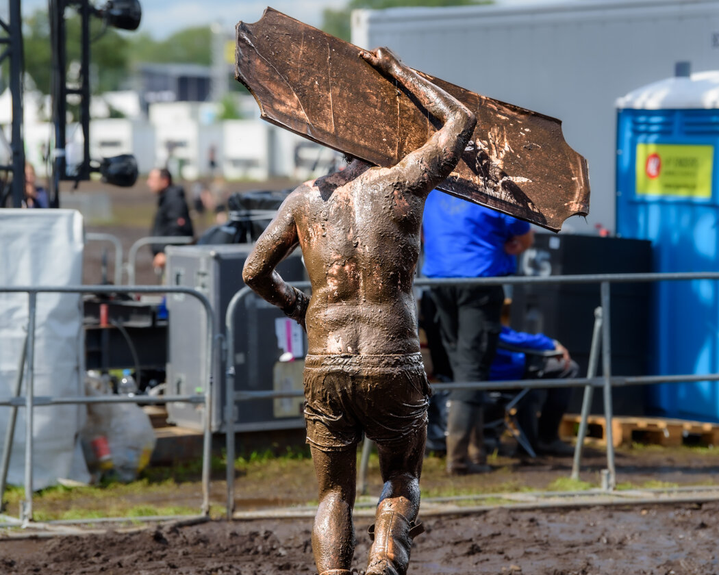 Zum Wochenende hin hat Odin ein Einsehen: Iron Maiden, Megadeth, Heaven Shall Burn, Biohazard, While She Sleeps oder Trivium drehen auf. – Der letzte Festivaltag.