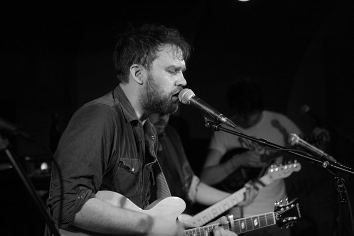 Frightened Rabbit – Der Fronter beim Vortrag.