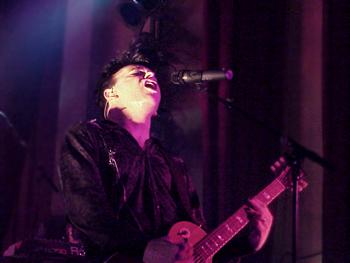 Gary Numan – Guitar Playing Numan