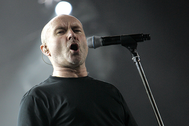 Genesis – Nach 15 Jahren wieder gemeinsam auf der Bühne: Phil, Mike und Tony in Düsseldorf. – 