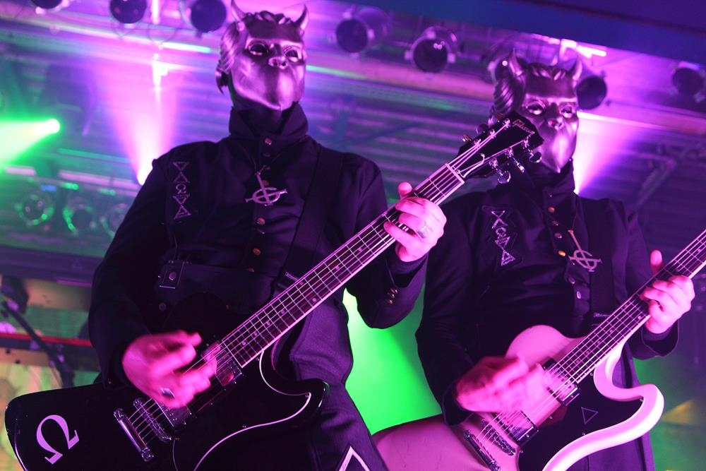 Papa Emeritus III. und seine Ghoule zu Gast im ausverkauften Münchener Backstage. – Ghost!