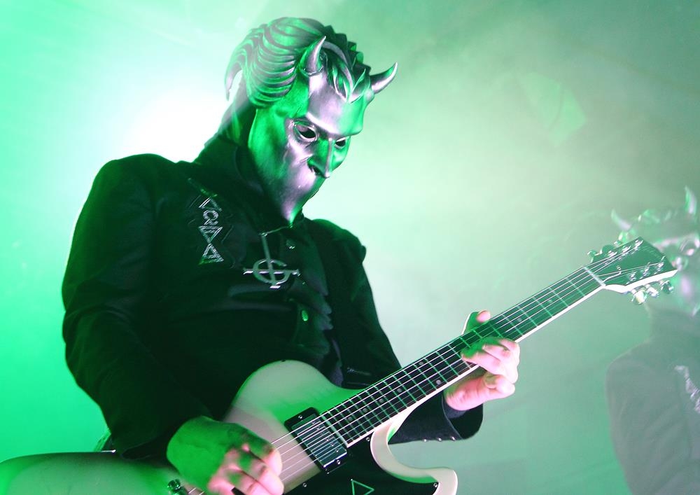 Ghost – Papa Emeritus III. und seine Ghoule zu Gast im ausverkauften Münchener Backstage. – Ghuleh!