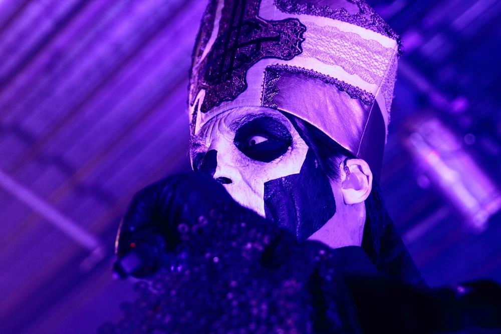 Ghost – Papa Emeritus III. und seine Ghoule zu Gast im ausverkauften Münchener Backstage. – Papa.