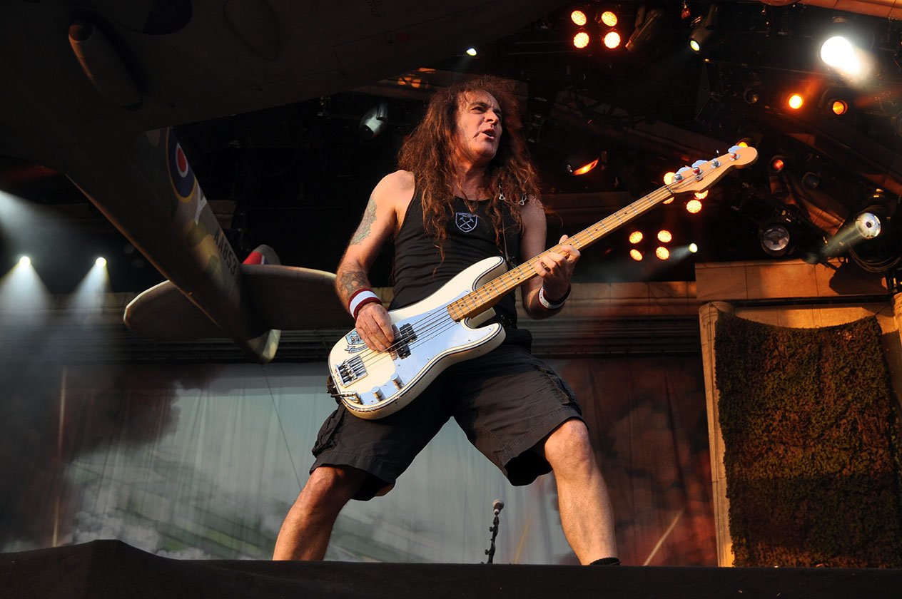 Iron Maiden – Über 30.000 Fans huldigten den Briten im Breisgau. – Steve Harris.
