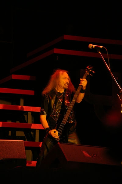 Judas Priest – Vor allem Halford ist vom Alter gezeichnet. – 