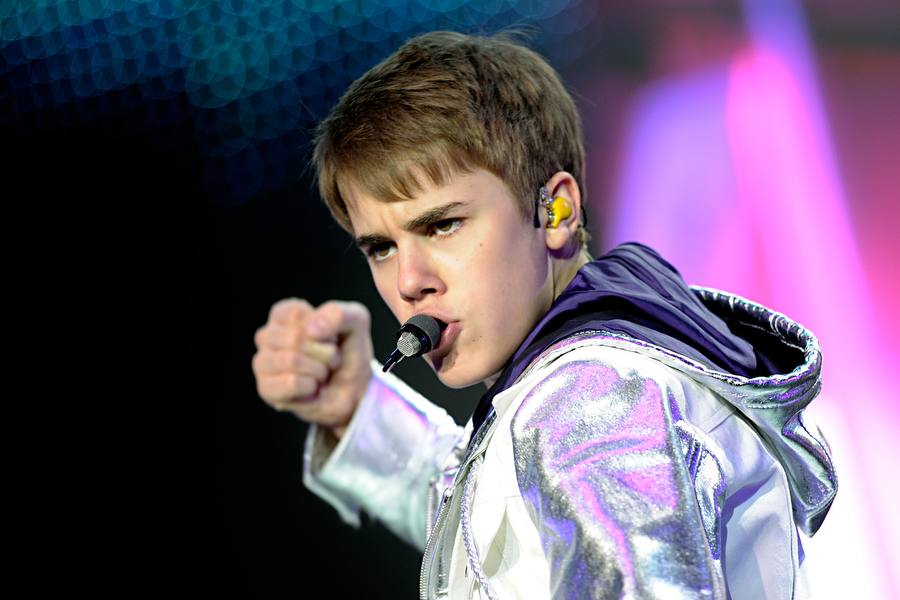 11.000 Mädels bekreischten den Tourstart von The Biebs. – Justin Bieber in Oberhausen