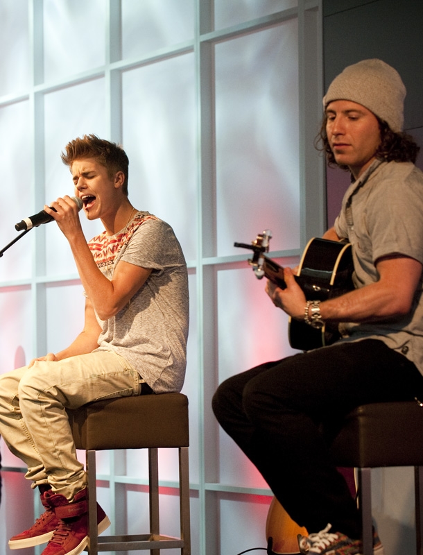 Justin Bieber unplugged am Frankfurter Flughafen. – Justin Bieber, Frankfurt 2012