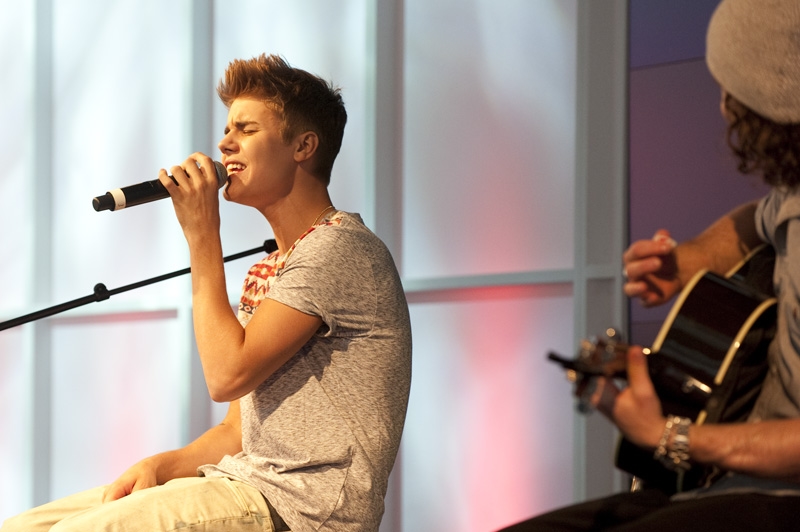 Justin Bieber unplugged am Frankfurter Flughafen. – Justin Bieber, Frankfurt 2012