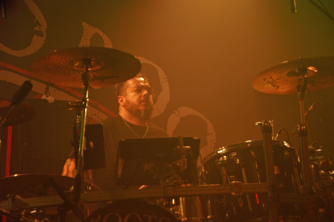 Max & Igor Cavalera – Max und Igor führen das legendäre Sepultura-Album "Roots" komplett auf. – Igor Cavalera.