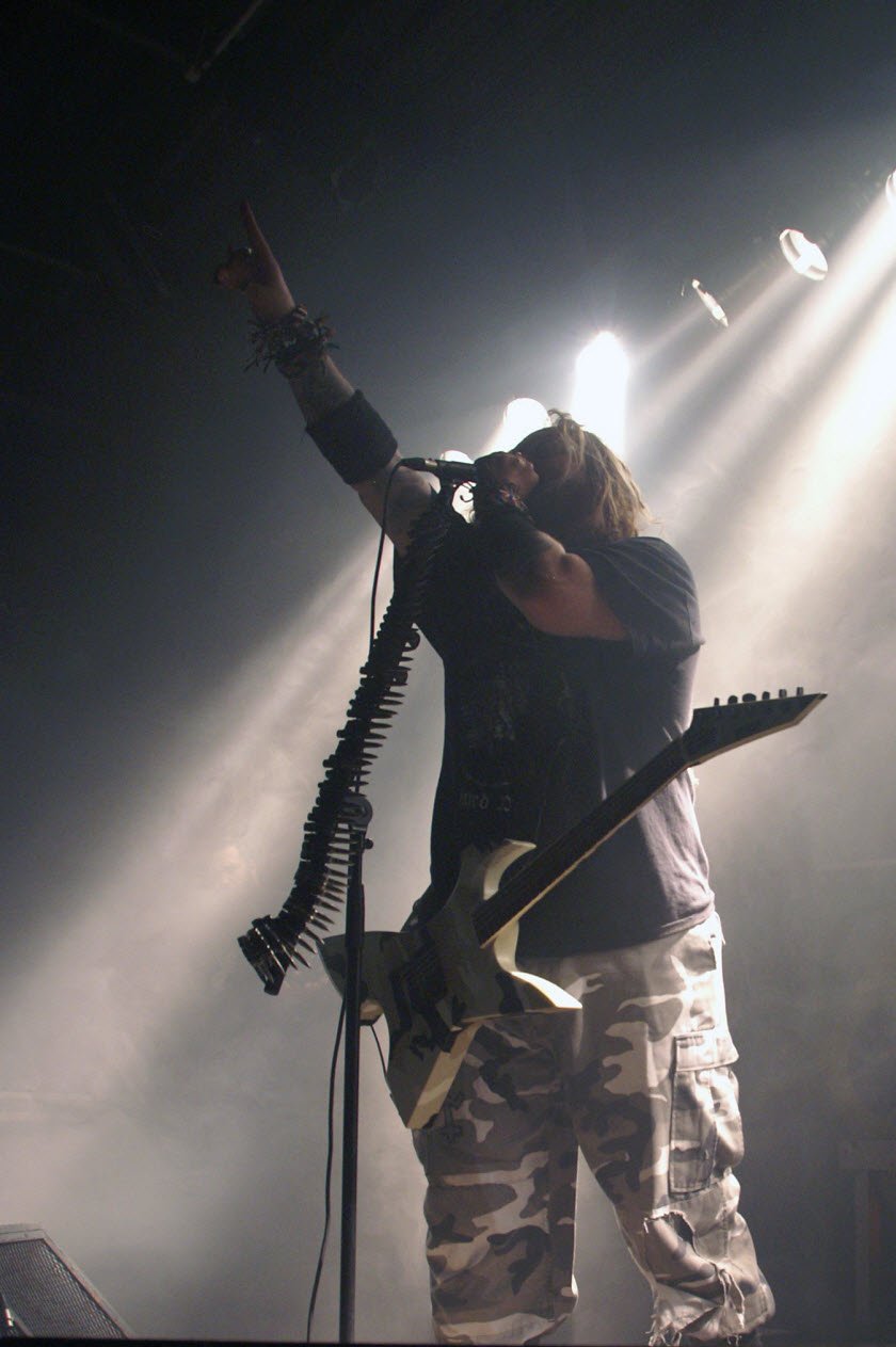 Max & Igor Cavalera – Max und Igor führen das legendäre Sepultura-Album "Roots" komplett auf. – Raise your fist!