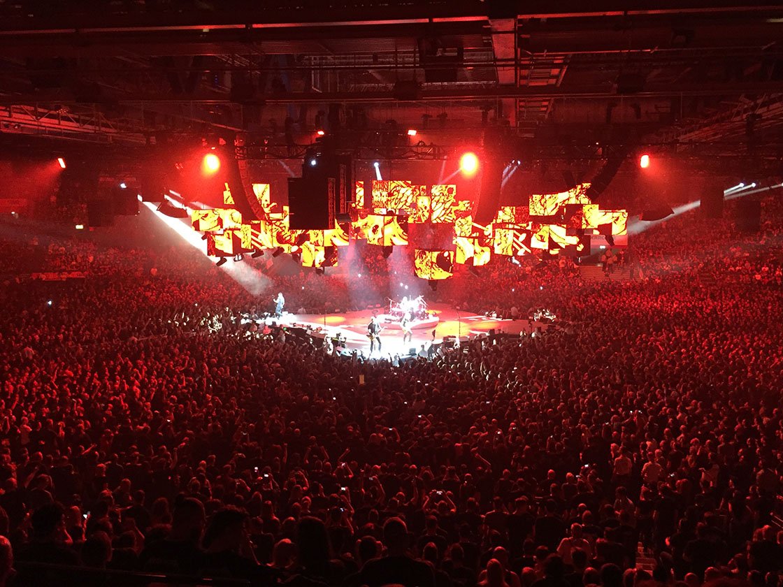 Metallica – Ein intimer und intensiver Auftritt vor 15.000 Zuschauern. –  Motherfuckers in the ring.