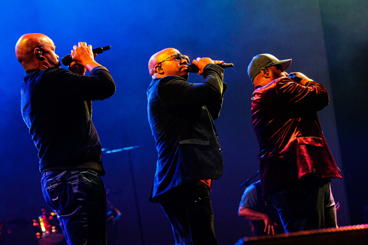 Auf Tour mit Pur: die A-cappella-Crew aus New York. – Naturally 7.