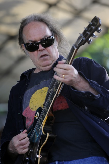 Neil Young – ...l aut und brachial - das Publikum nahms staunend an.