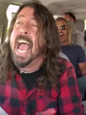 Carpool Karaoke: Die Foo Fighters im Auto von James Corden