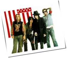 Mötley Crüe: Band verklagt Lees Manager