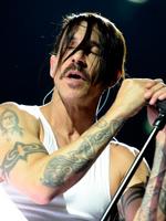 Red Hot Chili Peppers: Nackte Haut und Sahne im 