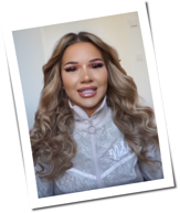 Shirin David: Das eigene Spiegelbild als Vorbild