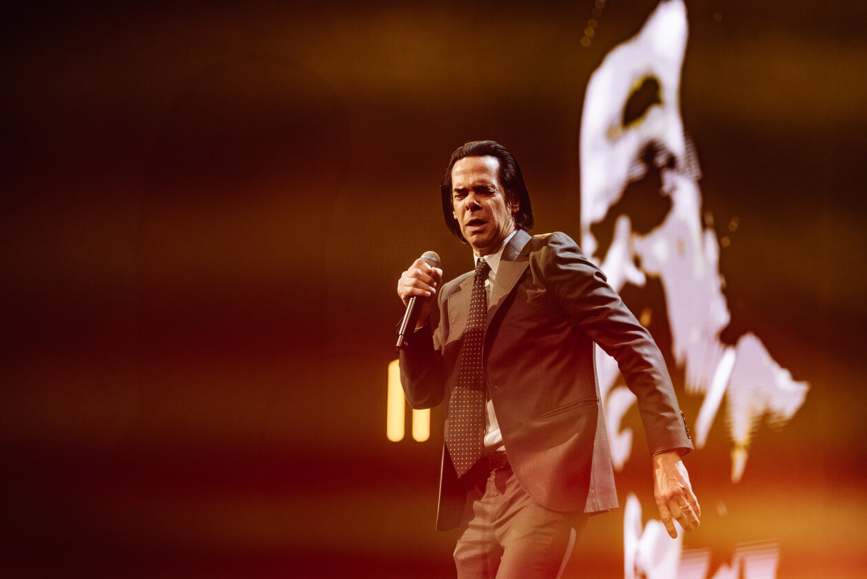 Der britische Alternative-Star und seine Band luden zur Messe. Und das Volk kam. – Nick Cave.