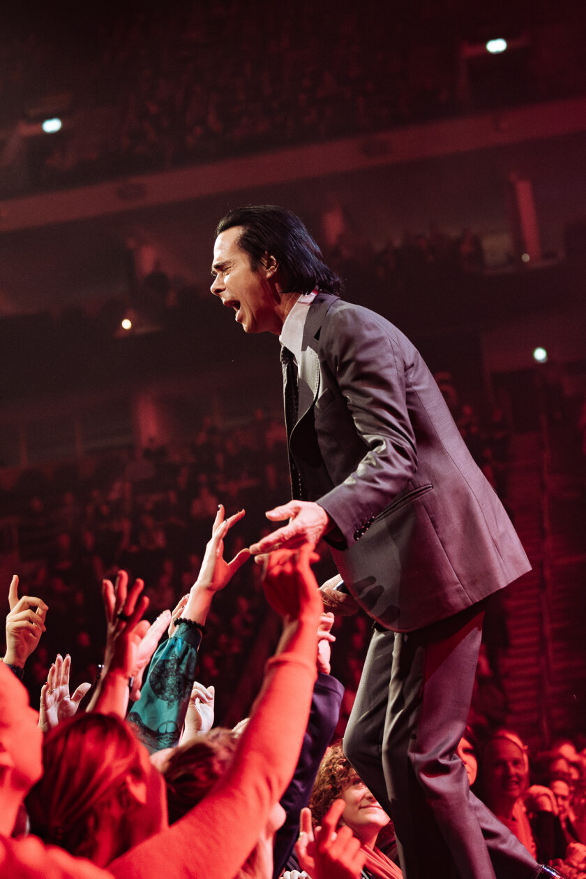 Der britische Alternative-Star und seine Band luden zur Messe. Und das Volk kam. – Nick Cave.