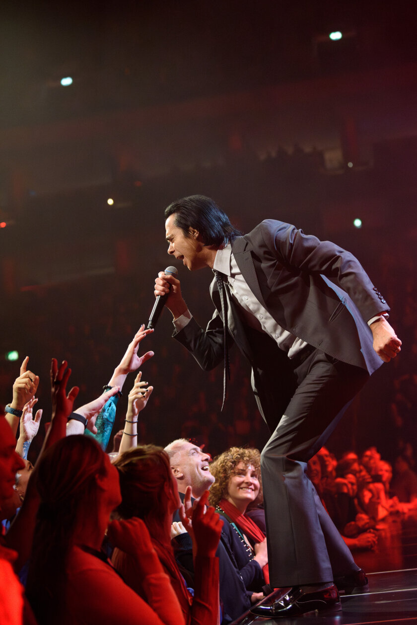 Der britische Alternative-Star und seine Band luden zur Messe. Und das Volk kam. – Nick Cave.