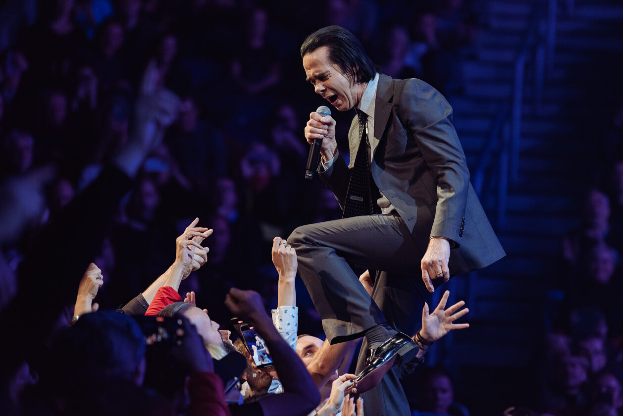 Der britische Alternative-Star und seine Band luden zur Messe. Und das Volk kam. – Nick Cave.