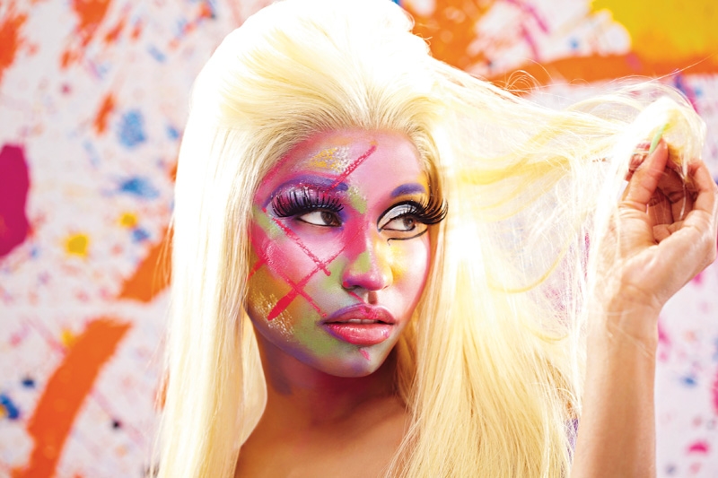 Nicki Minaj – Wildes Actionpainting! – ... gibt sie schon mit dem ersten Track ihres Albums "I Am Your Leader" den Ton an.