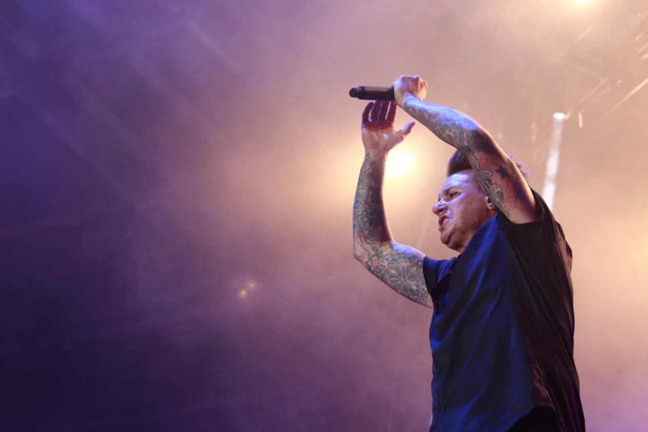 Papa Roach – Coby und Co. auf "Crooked Teeth"-Tour mit Callejon und De Staat. – Klatscht in die Hände!