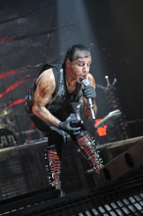 Zensur hin oder her: Rammstein live 2009. – Rammstein live in Köln.