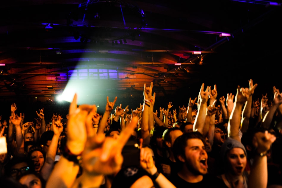 Rise Against – In der Eishalle Deutweg gings zur Sache. – ... people.