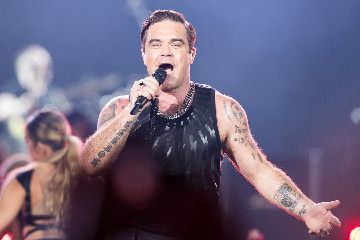 Weit über 40.000 wollten den britischen Popstar auf der Bühne erleben. – Robbie Williams.