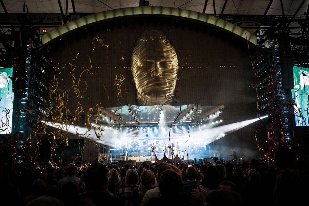 Robbie vor 50.000 Zuschauern auf Schalke. – Robbie Williams, Gelsenkirchen 2013