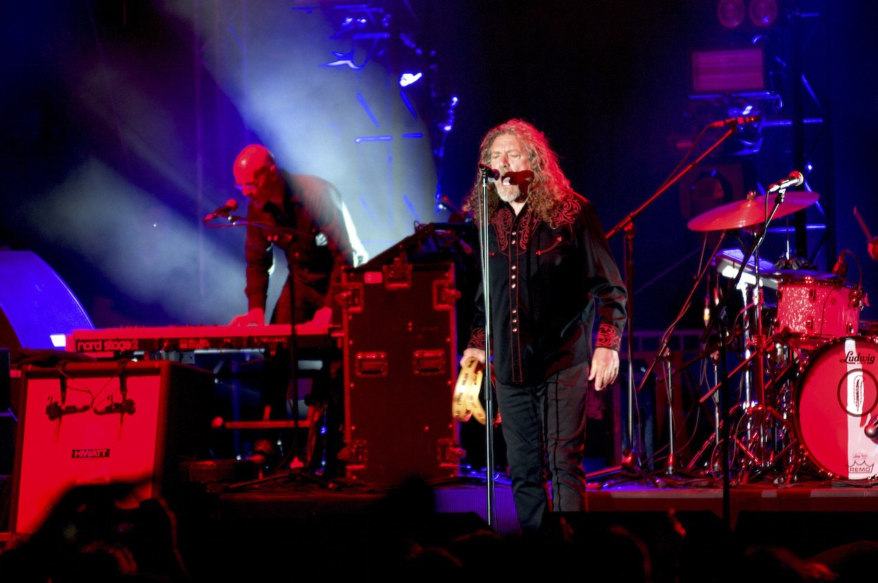 Robert Plant – Dazu passte der zumindest in der vorderen Hälfte glasklare Sound. 