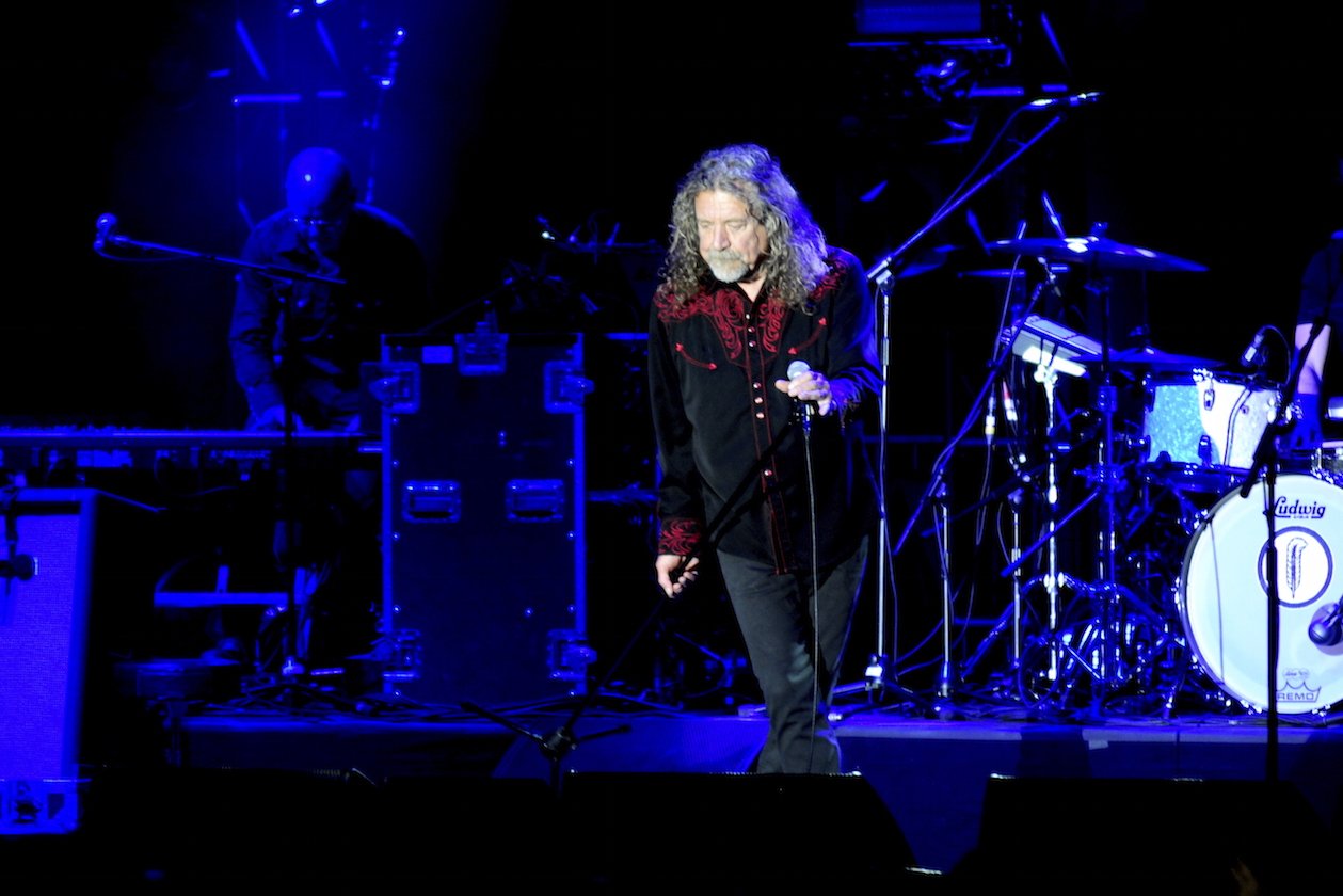 Robert Plant – Die Hardrock-Legende spielte mit den Sensational Space Shifters beim Meersburg Open Air auf. – Unter anderem "What Is And What Should Never Be".