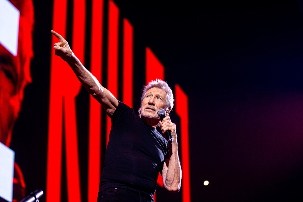 Pro- und Anti-Demos vor der Halle, drinnen Pink Floyd- und Waters-Solosongs. – Roger Waters.
