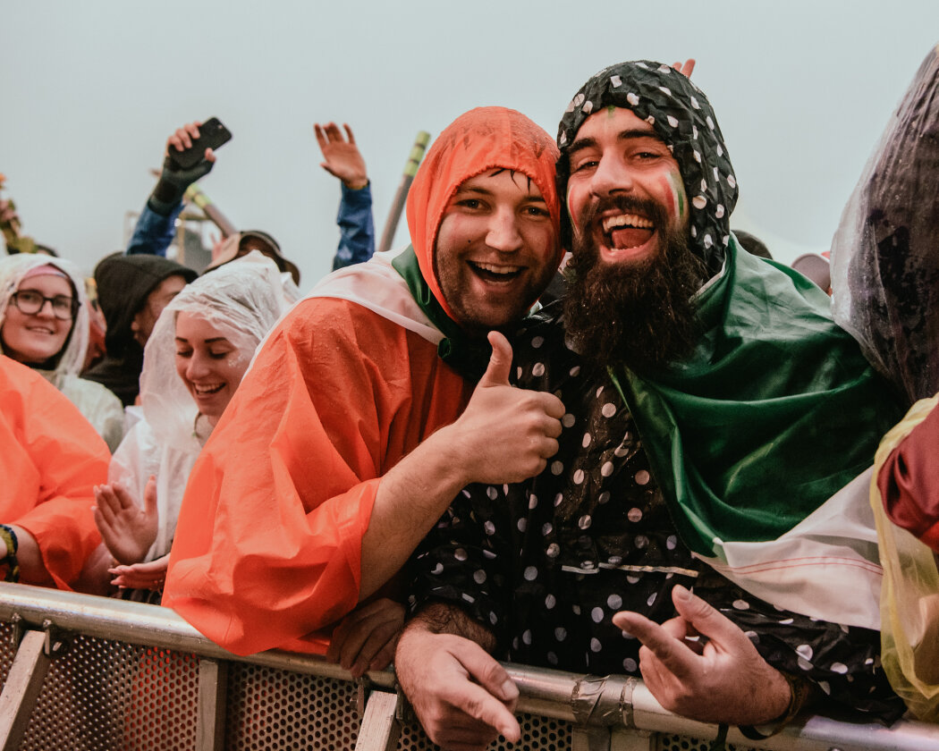 Roy Bianco Und Die Abbrunzati Boys – Die Kings of Italoschlager lieferten einen der besten Gigs des Festivals ab. – Dauen hoch für Italoschlager!