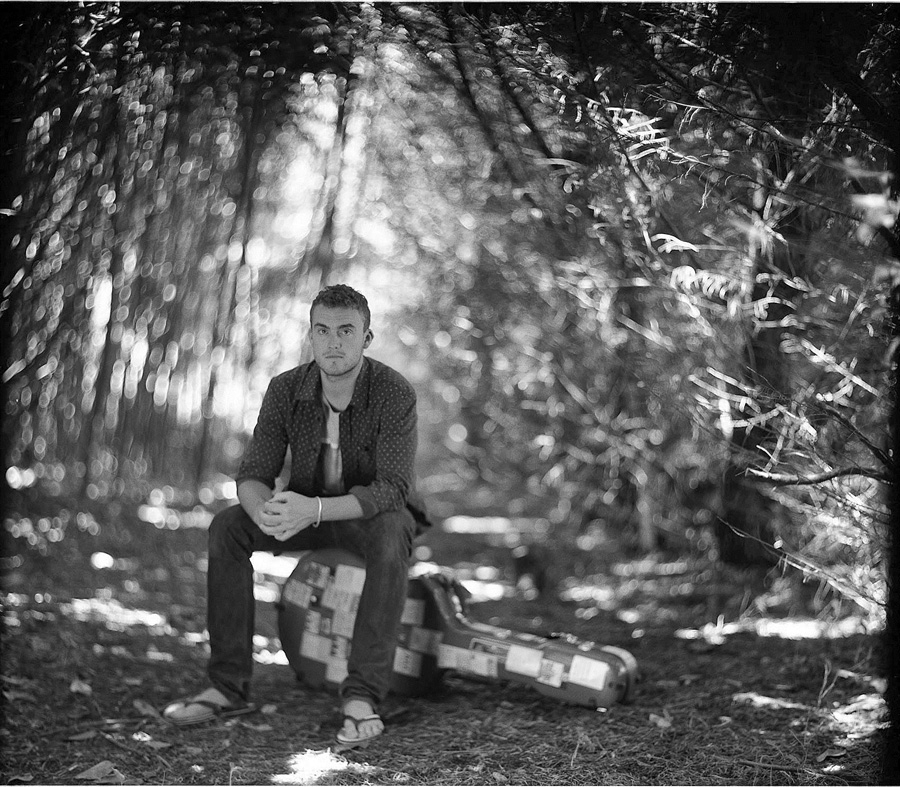 Ryan Keen – Fotos zum Debütalbum "Room For Light" – Keen begann nach dem Tod eines guten Freundes damit, Musik zu schreiben.