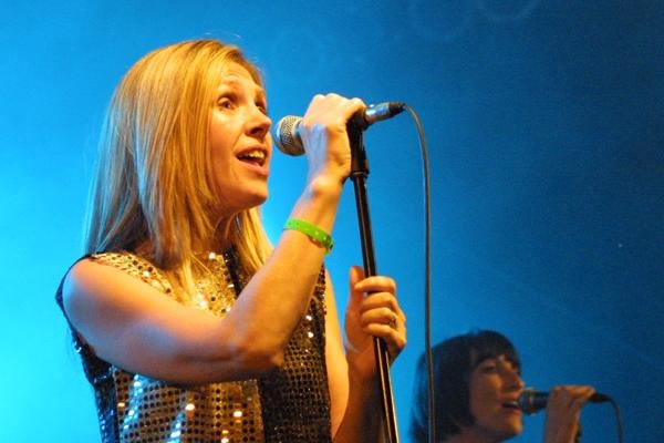 Saint Etienne – Die britische Edel-Pop-Band live im Kölner Jugendpark. – 