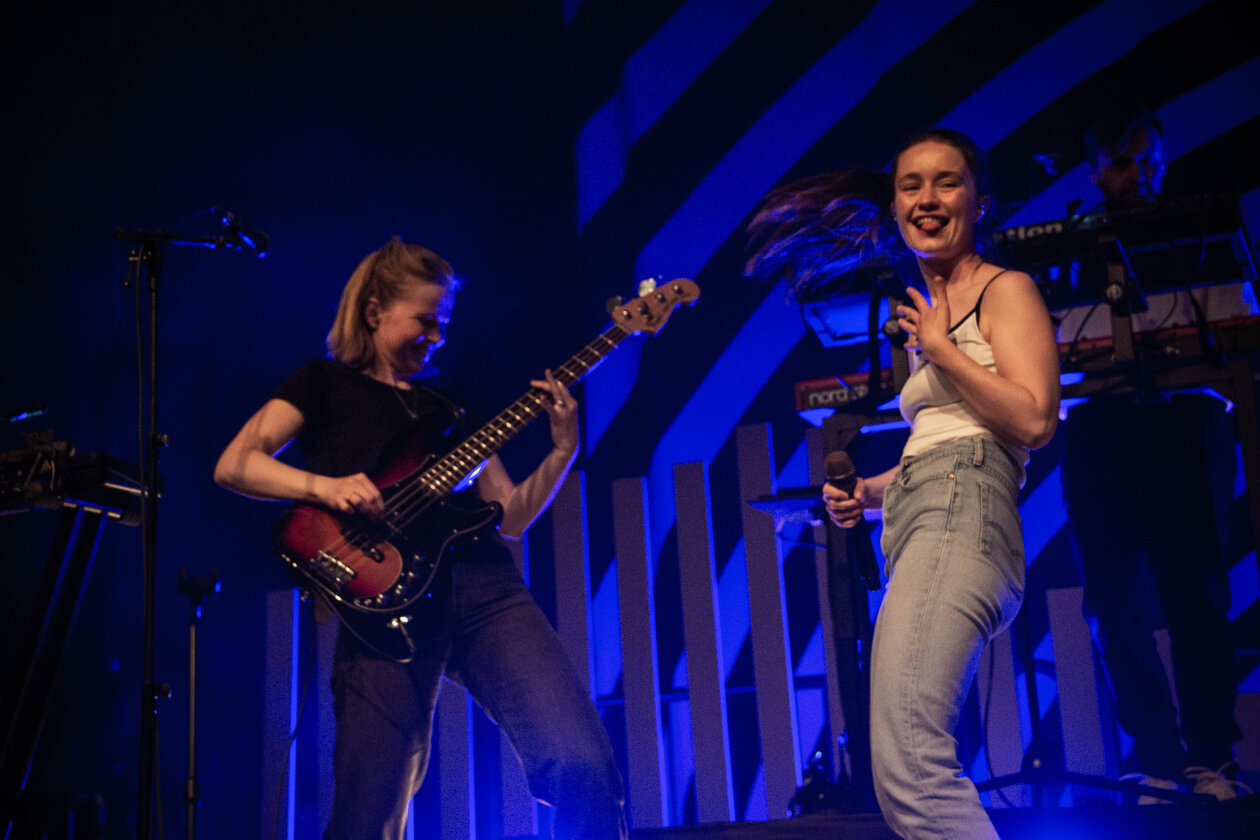 Sigrid mit "How To Let Go" in Berlin. – Sigrid in Berlin.