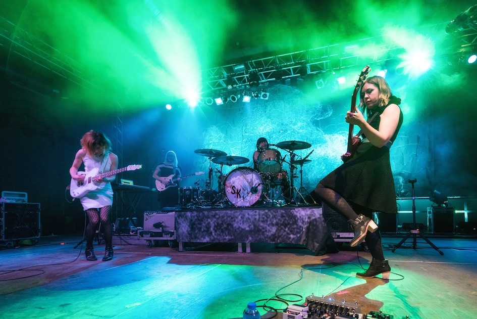 Riot Grrrls der ersten Stunde im Huxley's Neue Welt – Sleater Kinney.