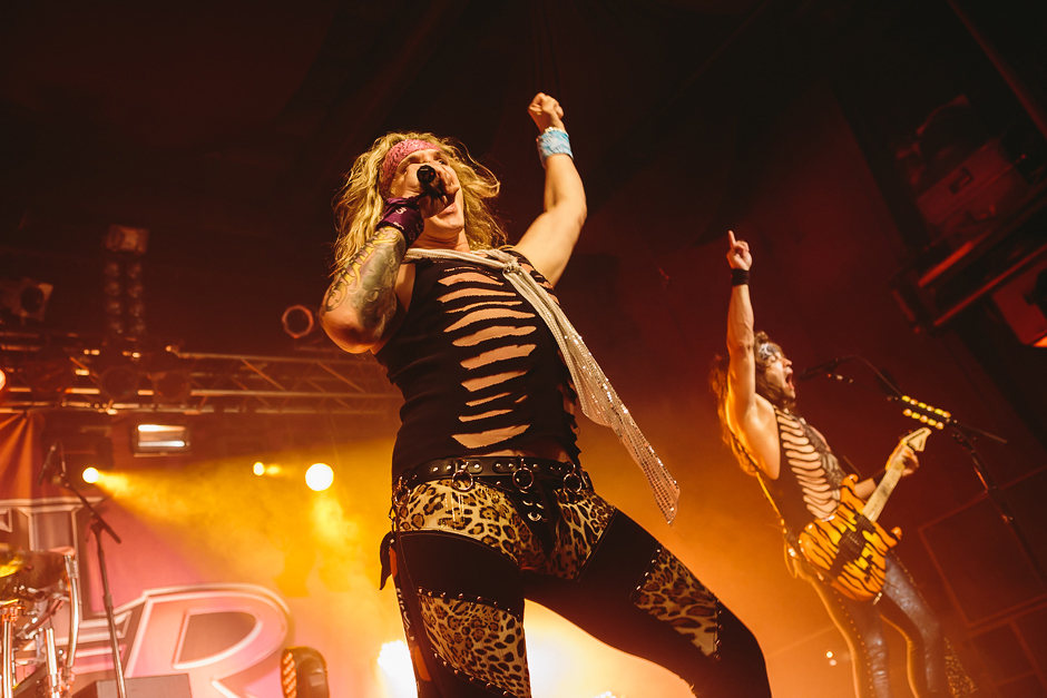 Steel Panther – Hairspray-Metal-Meeting in der Domstadt. – Fronter Michael Starr.