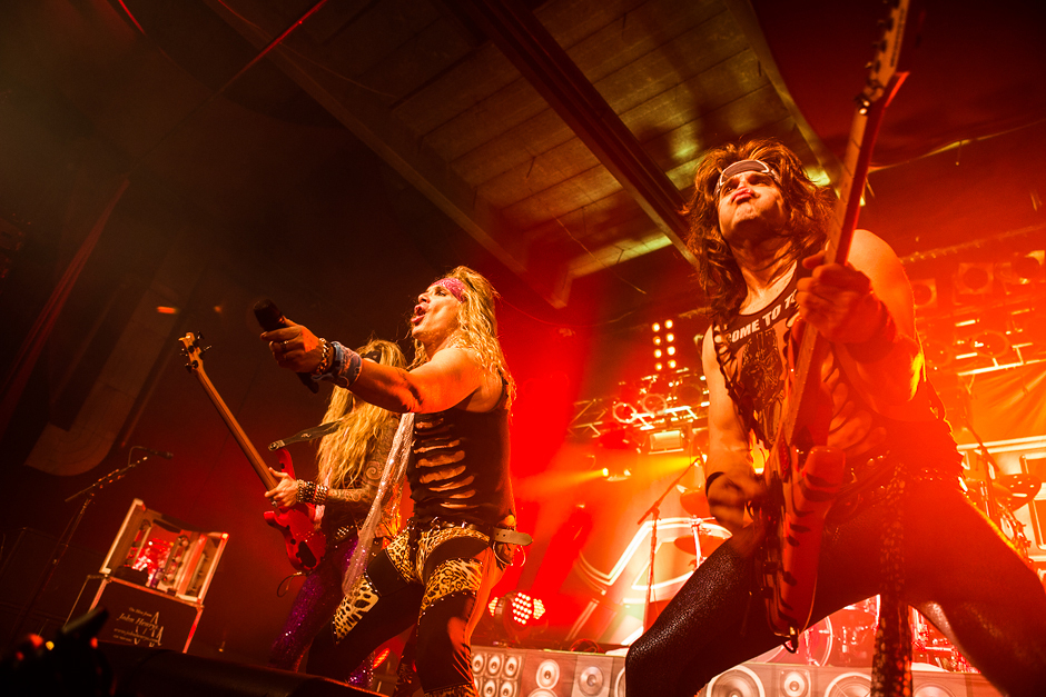 Steel Panther – Hairspray-Metal-Meeting in der Domstadt. – Posing galore.