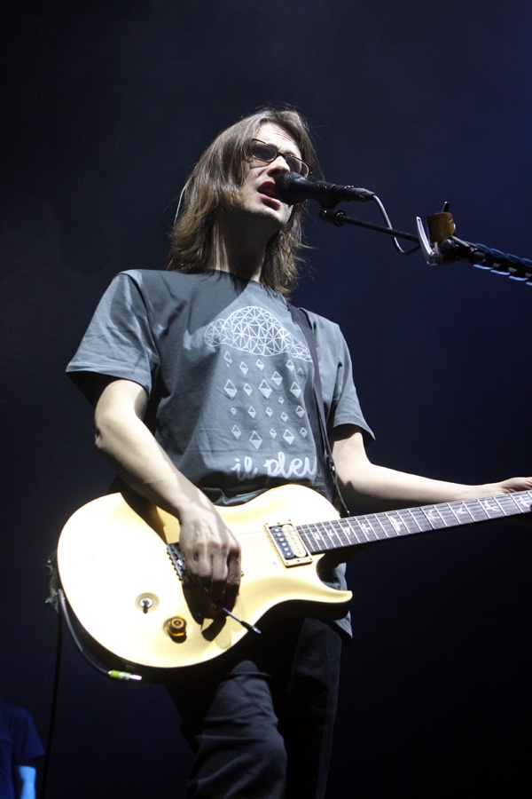 Steven Wilson – "Hand.Cannot.Erase" live. – 