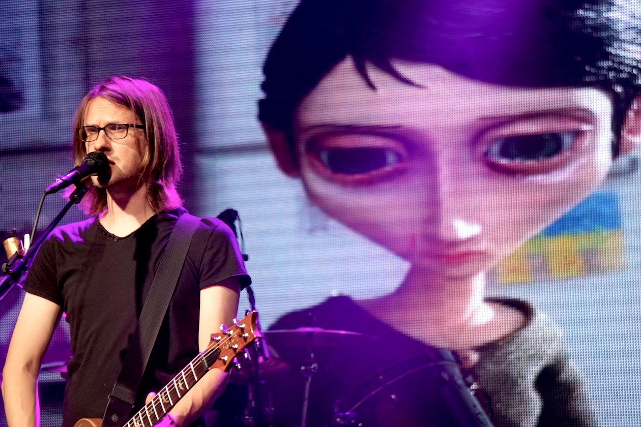 Steven Wilson – Beim letzten Europakonzert der "Hand. Cannot. Erase."-Tournee. – Mit richtig guten Visuals.