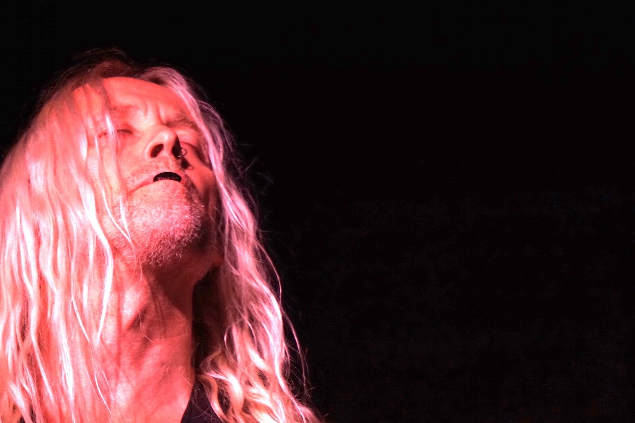 Steven Wilson – Beim letzten Europakonzert der "Hand. Cannot. Erase."-Tournee. – Nick Beggs.