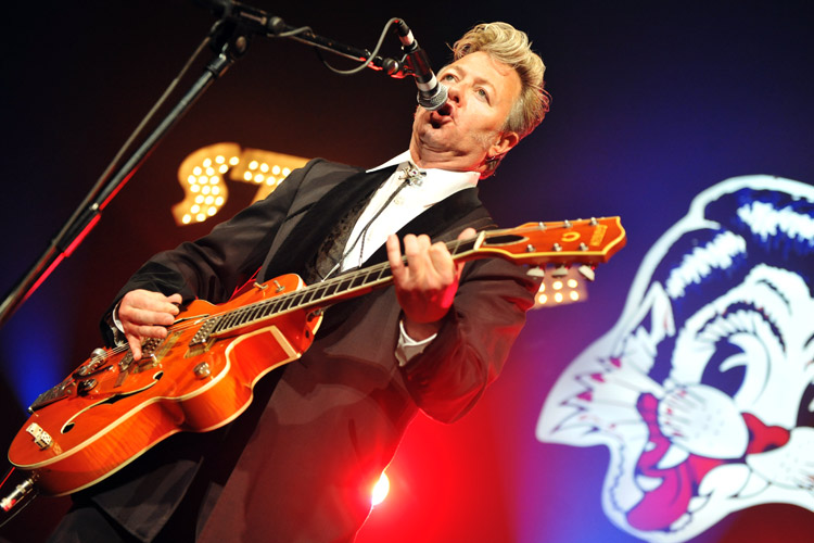 Stray Cats – Brian Setzer und seine Burschen rocken das E-Werk. – ... restlos ausverkauft