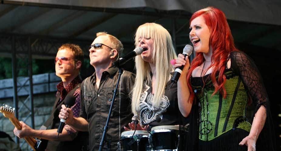 The B-52's – Keith, Fred, Cindy und Kate.