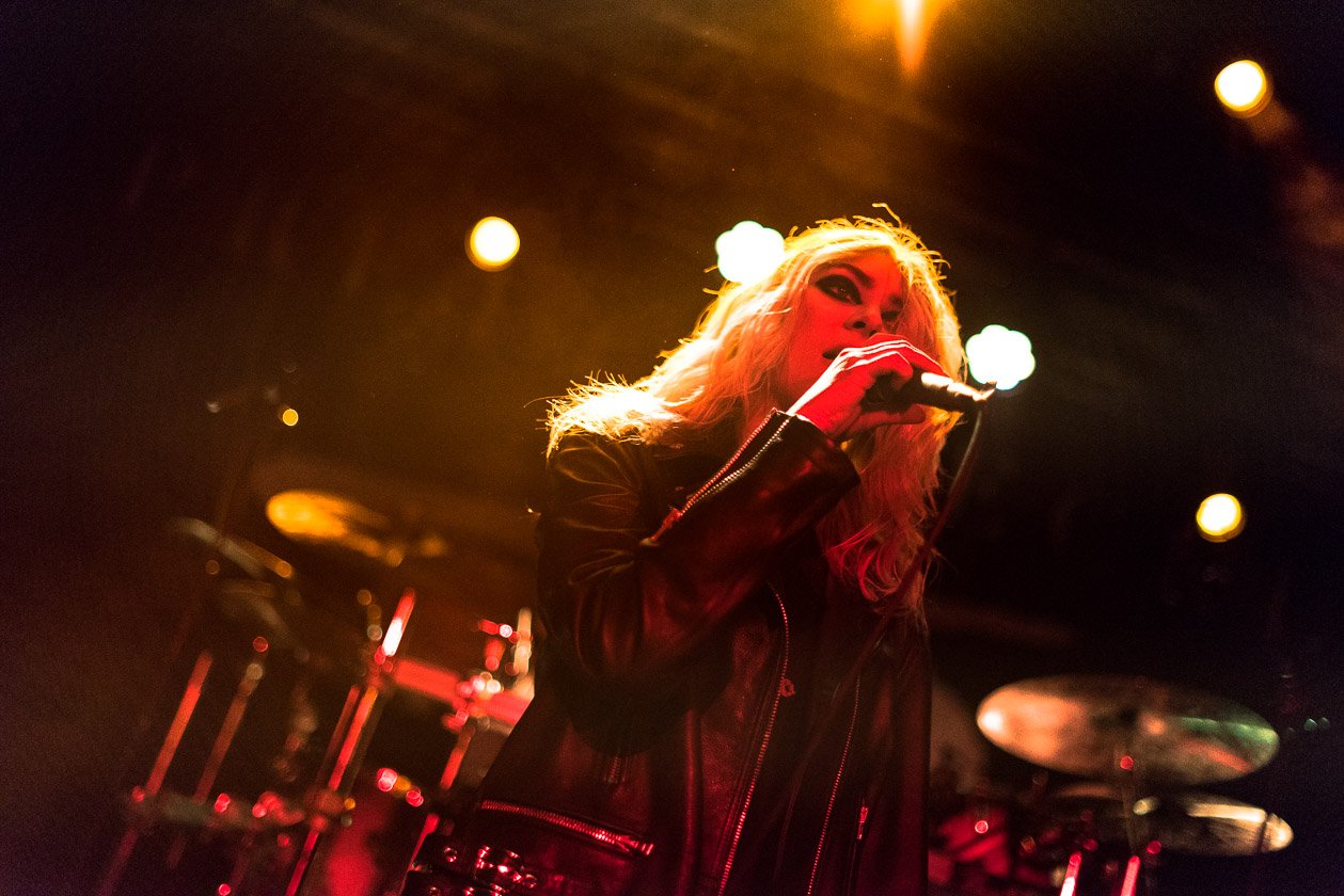 The Pretty Reckless – Taylor Momsen und ihre Mannschaft beim Abstecher am Zürichsee. – Taylor.